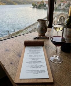 dermatinos-katalogos-wine-list